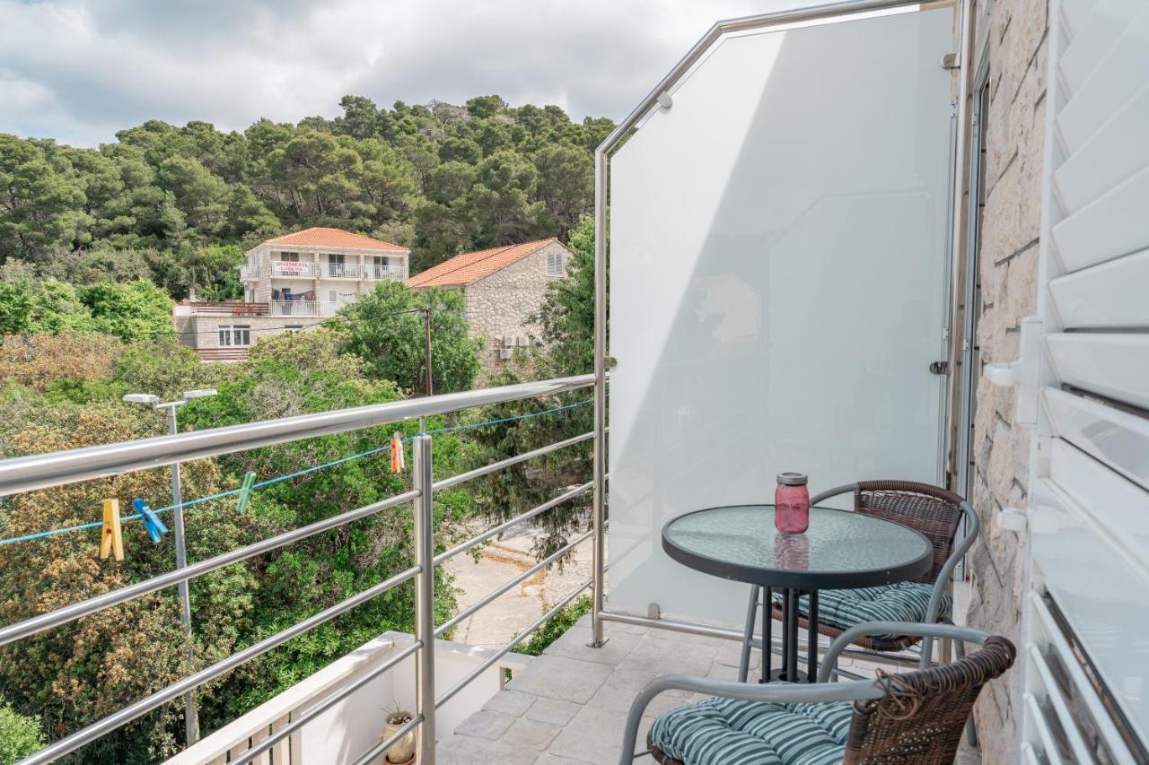 Guesthouse Kamarin Pomena Zewnętrze zdjęcie