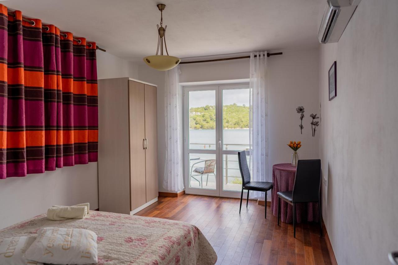Guesthouse Kamarin Pomena Zewnętrze zdjęcie